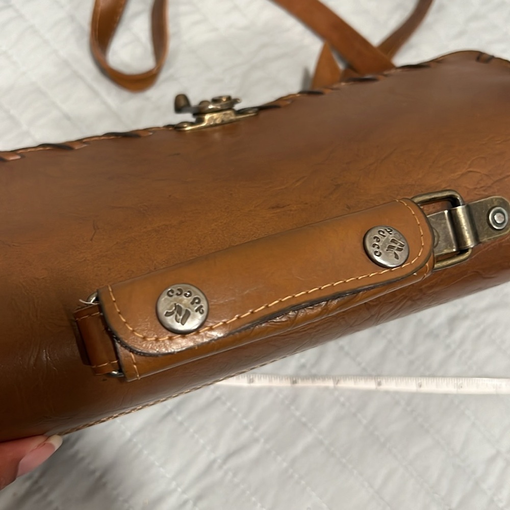 Vintage 1970’s Brown Tooled Leather Camera Bag Purse w Lock closure - Picture 7 of 9